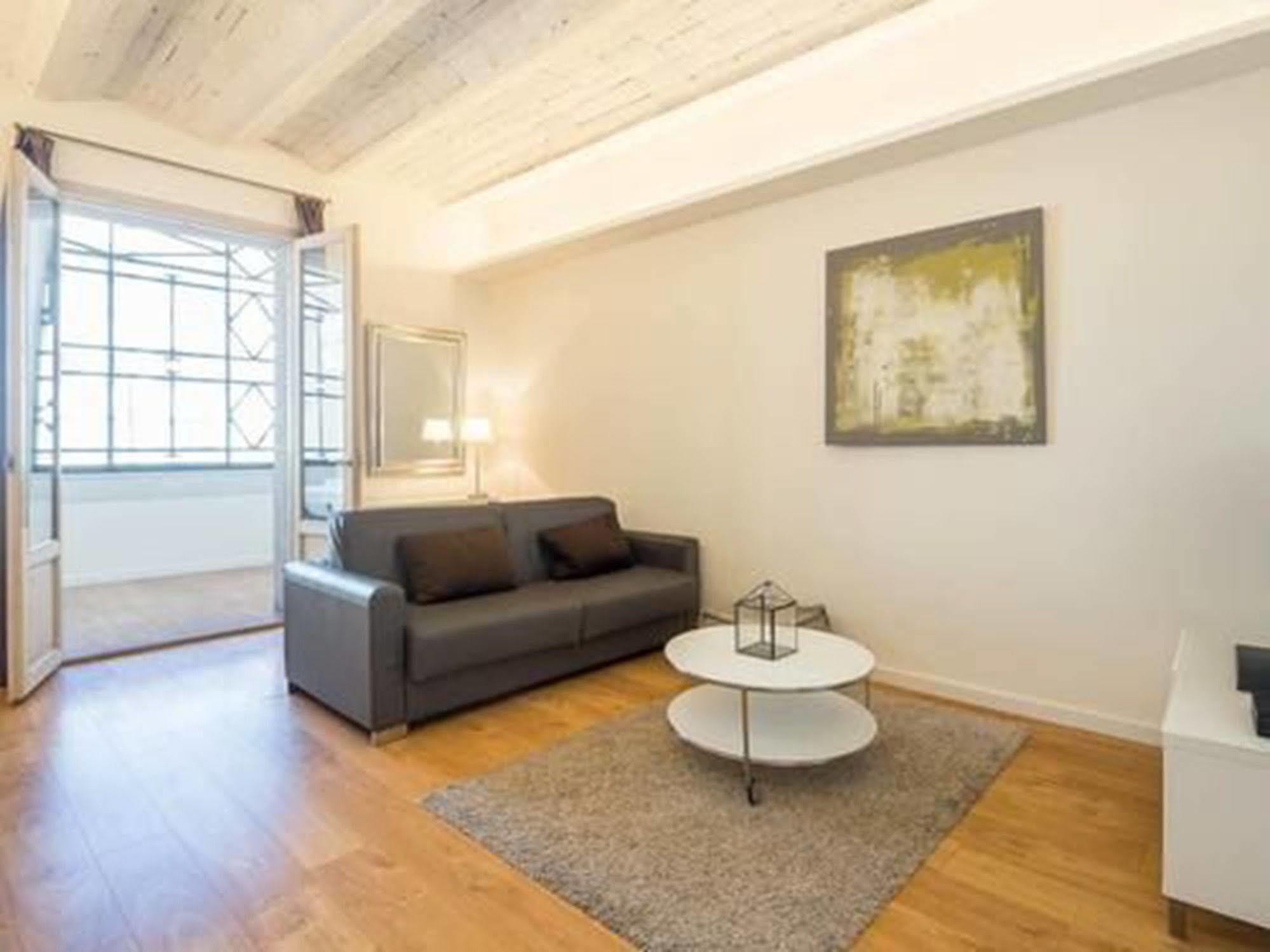 Rent Near Plaza De Catalunya Apartament